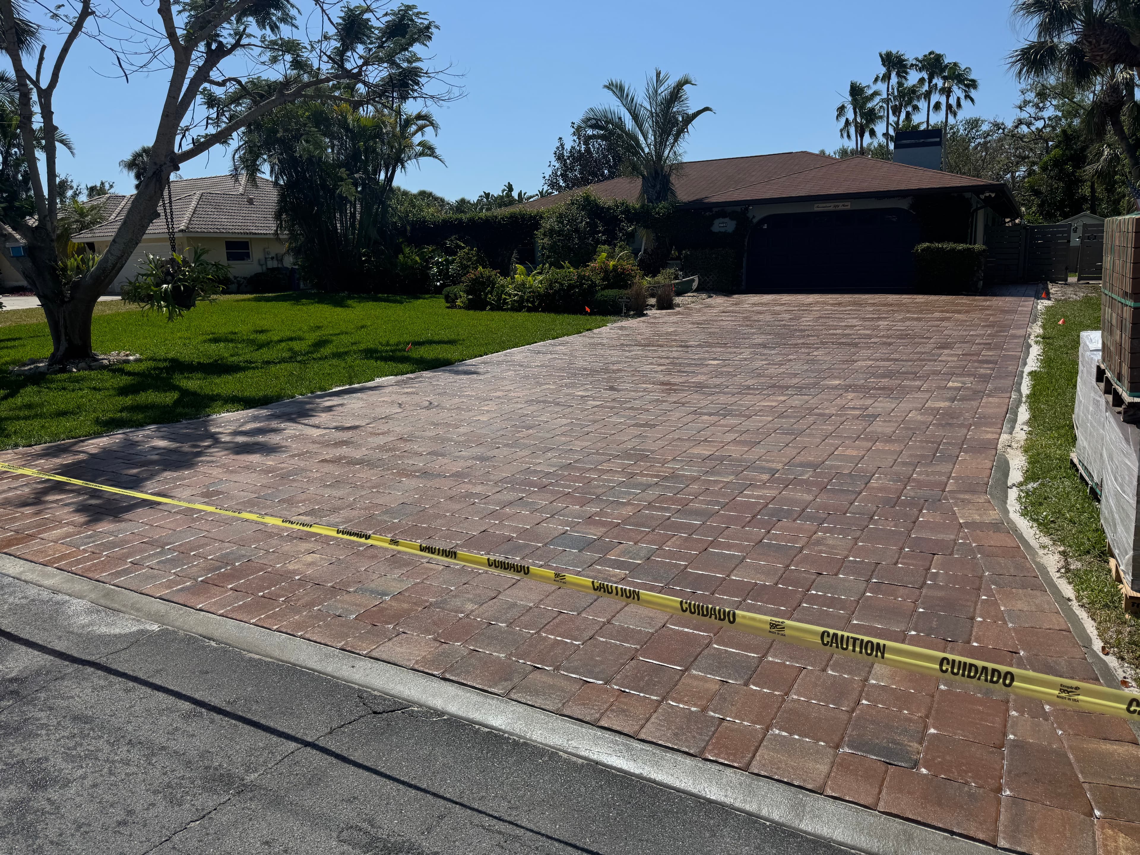 Paver driveway installation
